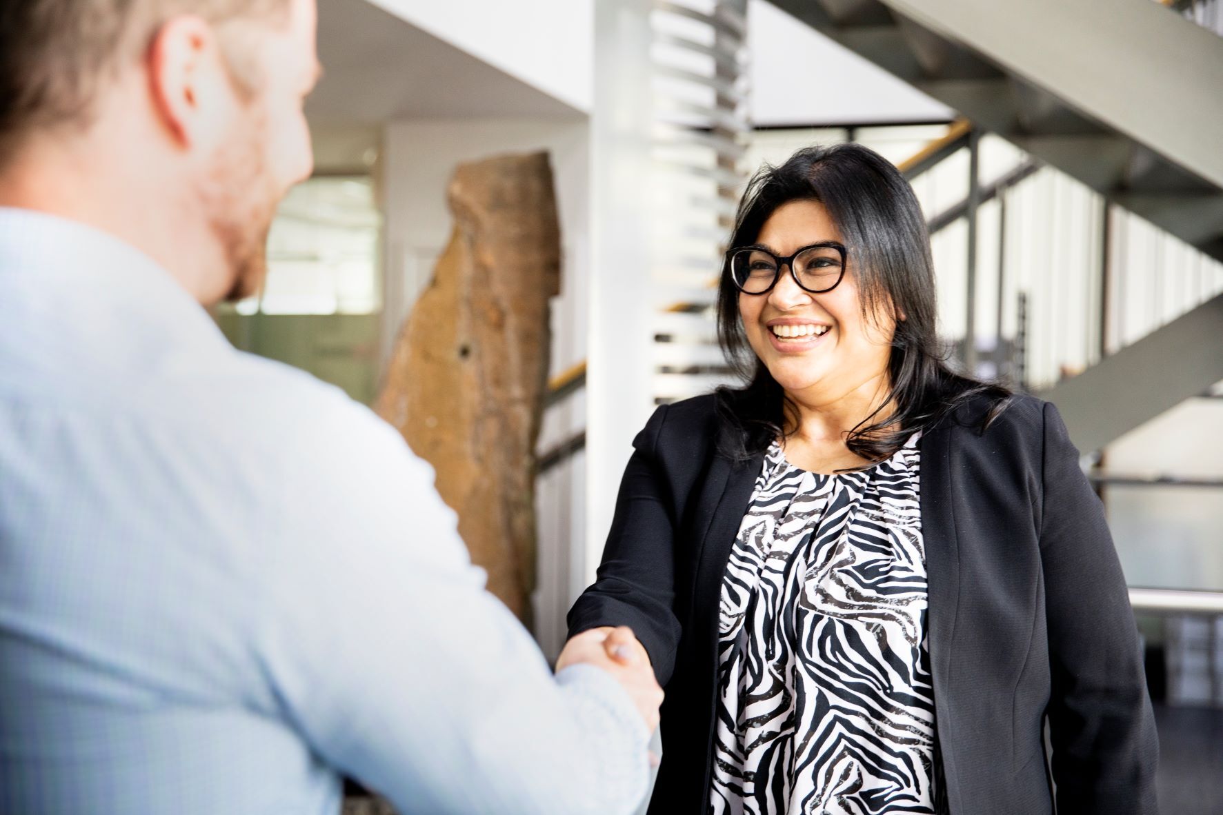 ms plus employee handshake